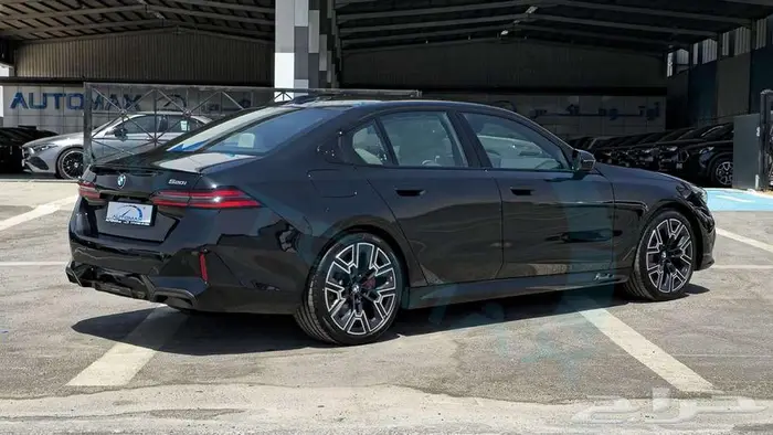2026 BMW 5-SERIES 520i M MILD-HYBRID GCC 0Km ضمان الوكيل 7