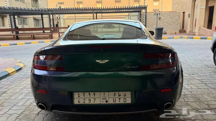 Aston Martin Vantage V8 6