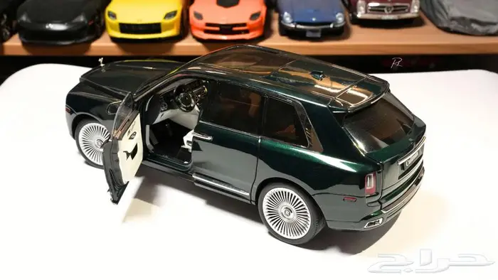 مجسم رولز رويس كولينان مقاس 18 3