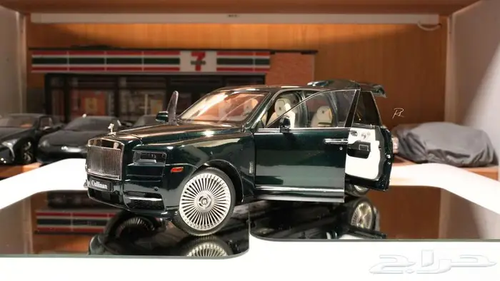 مجسم رولز رويس كولينان مقاس 18 7