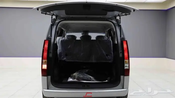 هيونداي ستاريا 9 ركاب ديزل 2025 16