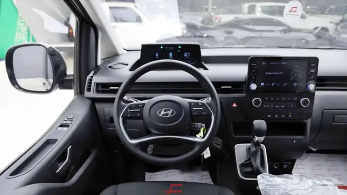 هيونداي ستاريا 9 ركاب ديزل 2025 7