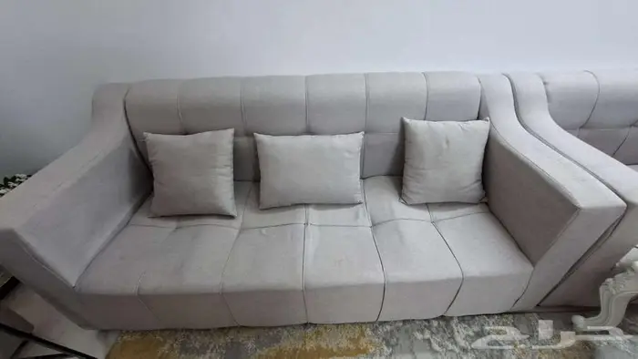 كنب مستخدم في الدرب 4