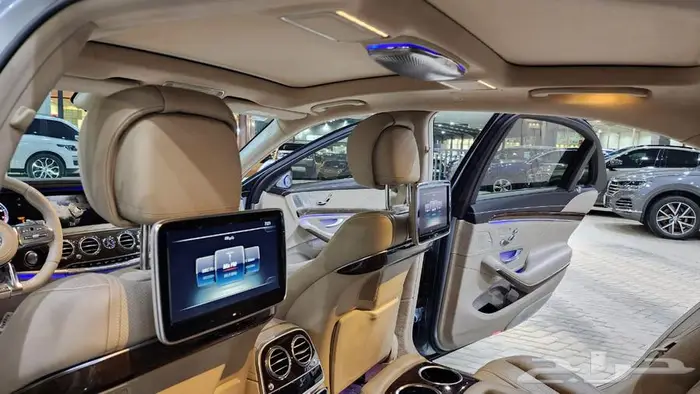 مرسيدس S63 2015 21