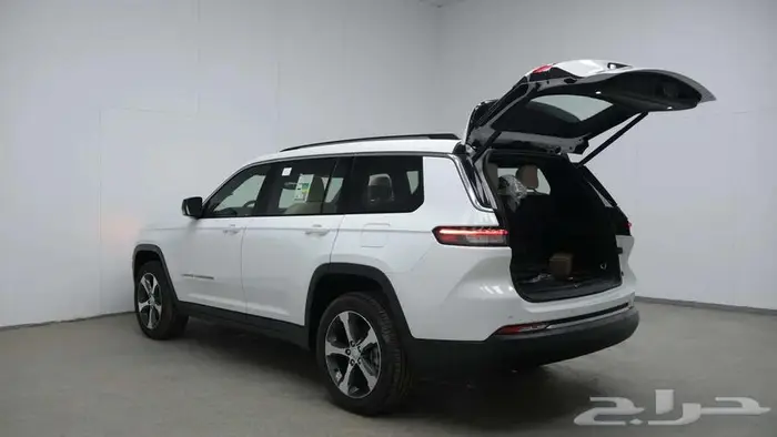 جيب جراندي شروكي ليمتد دبل 7 راكب موديل 2023 عرض خاص 4