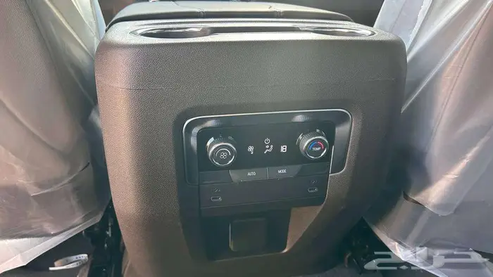 شيفروليه تاهو LS 2025 دبل لدى شركة عبدالمجيد الخضر 14