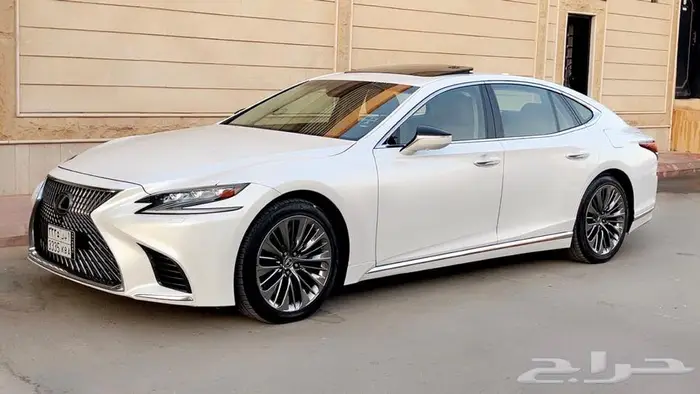 لكزس LS500 فل كامل 2020 نظيفة جدا 8