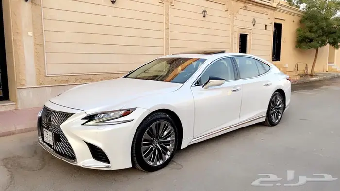 لكزس LS500 فل كامل 2020 نظيفة جدا 12