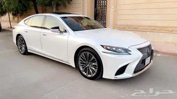 لكزس LS500 فل كامل 2020 نظيفة جدا 11