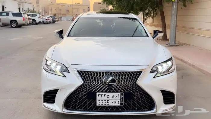 لكزس LS500 فل كامل 2020 نظيفة جدا 24