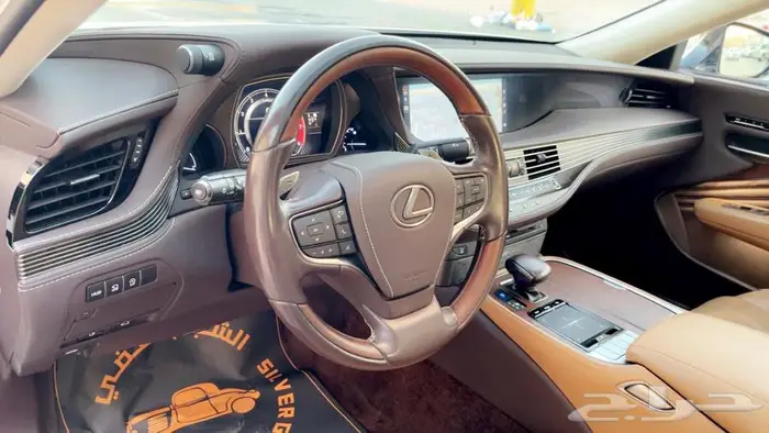 لكزس LS500 فل كامل 2020 نظيفة جدا 27