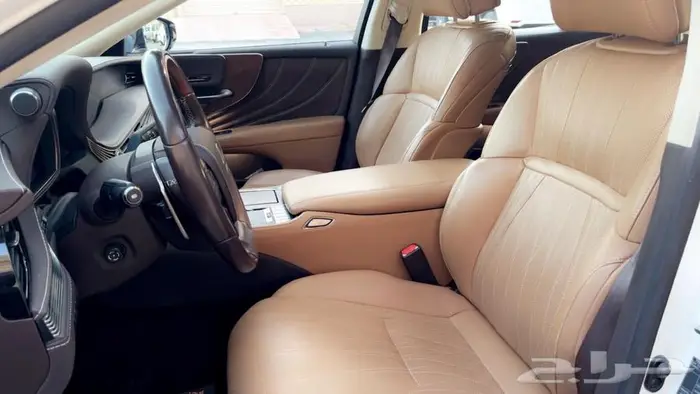 لكزس LS500 فل كامل 2020 نظيفة جدا 31