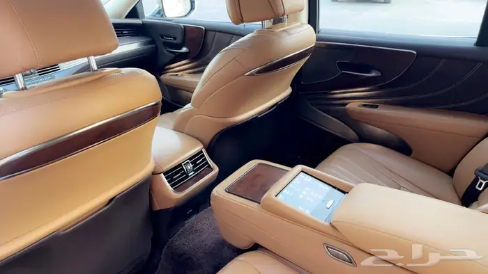 لكزس LS500 فل كامل 2020 نظيفة جدا 33