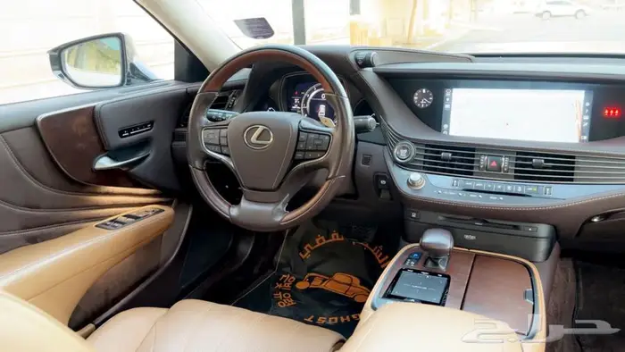 لكزس LS500 فل كامل 2020 نظيفة جدا 35