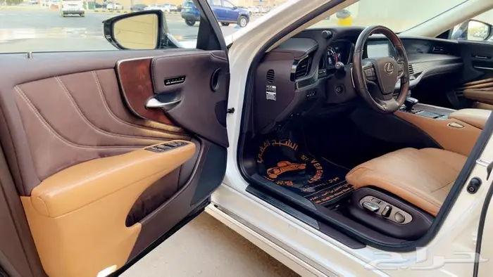 لكزس LS500 فل كامل 2020 نظيفة جدا 29