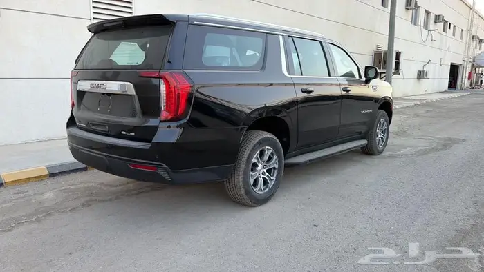 جي ام سي يوكن XL طويل 2024 اسود سعودي 4