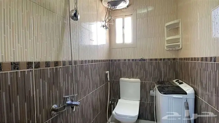 شقة مؤثثة مع روف للإيجار (الشهري والسنوي ) جدة حي السلامة 5