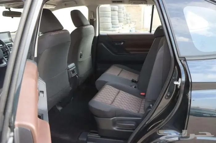 تويوتا انوفا بنزين GLموديل 2024 5