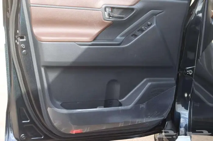 تويوتا انوفا بنزين GLموديل 2024 16