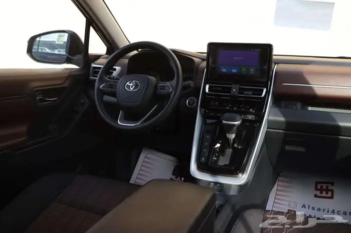 تويوتا انوفا بنزين GLموديل 2024 27