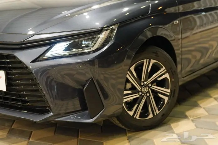 تويوتا يارس Y  نص فل 2026   الأناقة والاقتصاد في سيارة 5