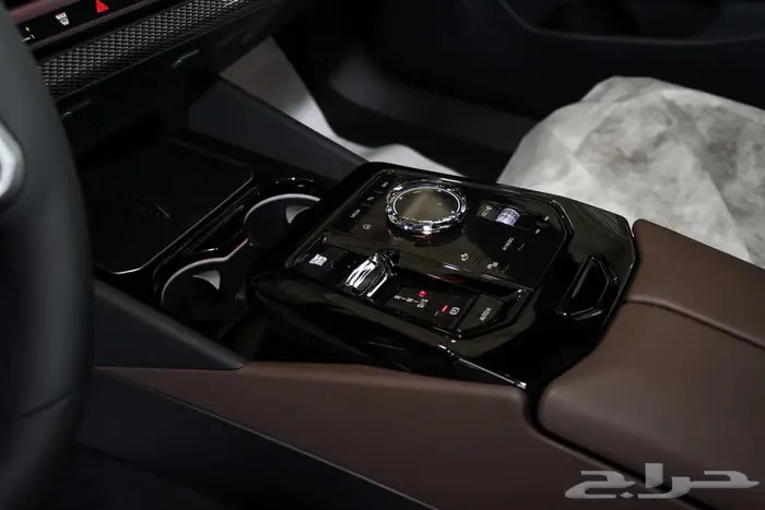 BMW 520 2026 ام كت اسود داخل اسبرسو 11