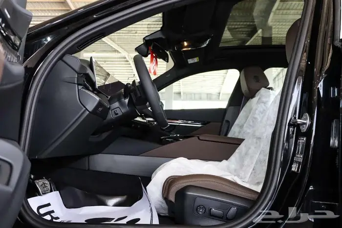 BMW 520 2026 ام كت اسود داخل اسبرسو 13