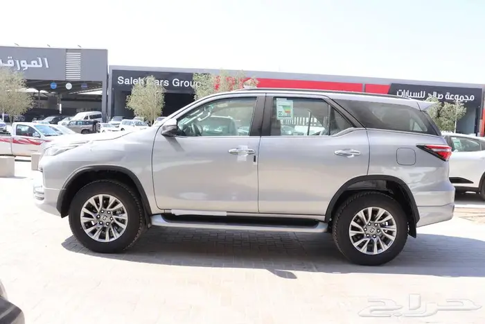 تويوتا فورتشنر VX3 فل الرياضية بنزين سعودي 2025 افضل سعر 5
