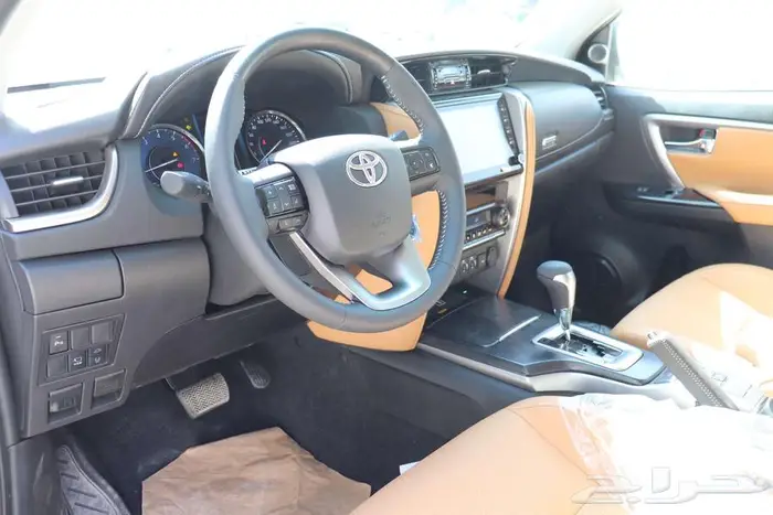 تويوتا فورتشنر VX3 فل الرياضية بنزين سعودي 2025 افضل سعر 10