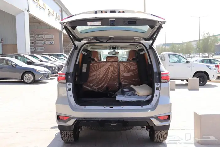 تويوتا فورتشنر VX3 فل الرياضية بنزين سعودي 2025 افضل سعر 9