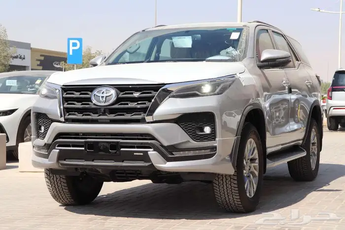 تويوتا فورتشنر VX3 فل الرياضية بنزين سعودي 2025 افضل سعر 32