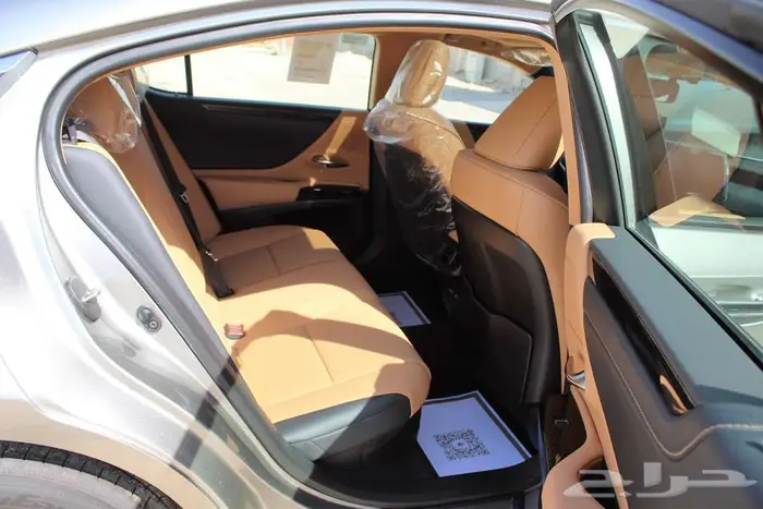 لكزس - ES300 Ah هايبرد - 2025 - خليجي 9