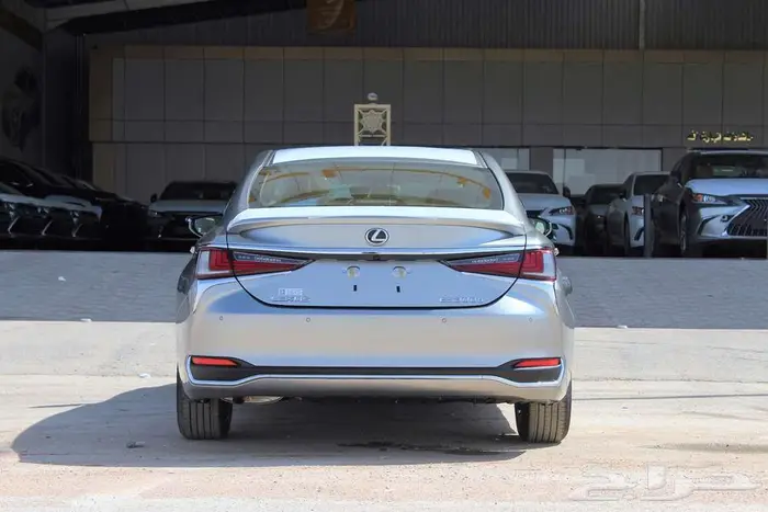 لكزس - ES300 Ah هايبرد - 2025 - خليجي 4