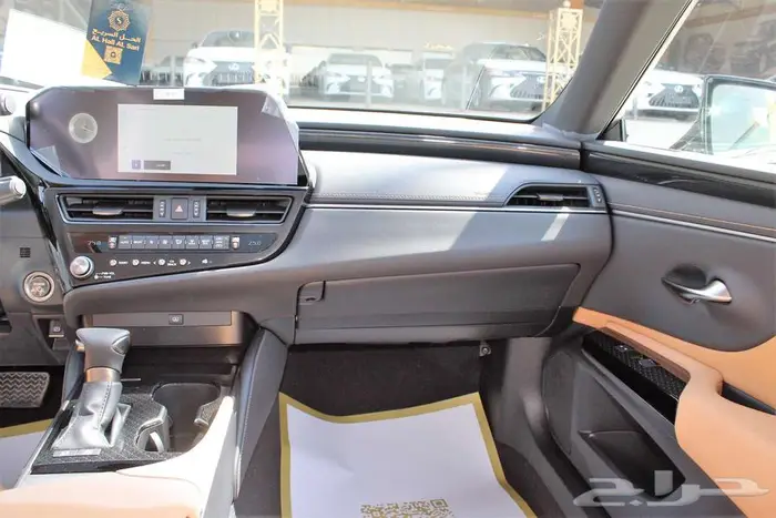 لكزس - ES300 Ah هايبرد - 2025 - خليجي 17