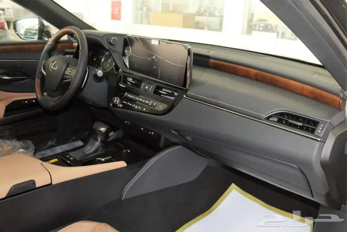 لكزس - ES300 Bh هايبرد - 2025 نص فل - خليجي 18