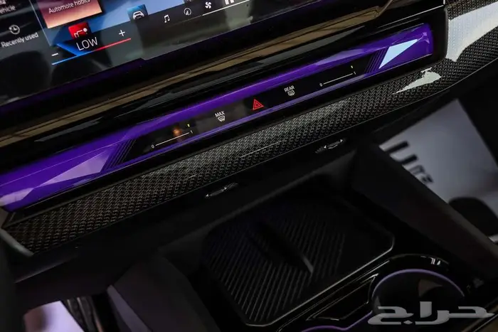 BMW 520 MKIT 2026 اسود داخل عنابي 16