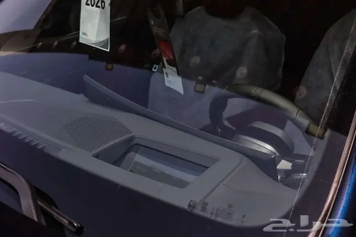 BMW 520 MKIT 2026 اسود داخل عنابي 17