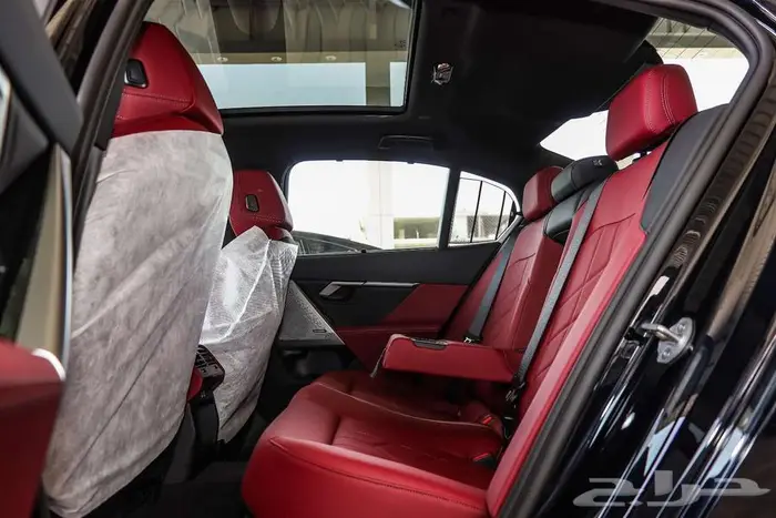 BMW 520 MKIT 2026 اسود داخل عنابي 21