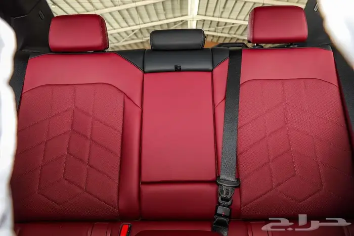 BMW 520 MKIT 2026 اسود داخل عنابي 24