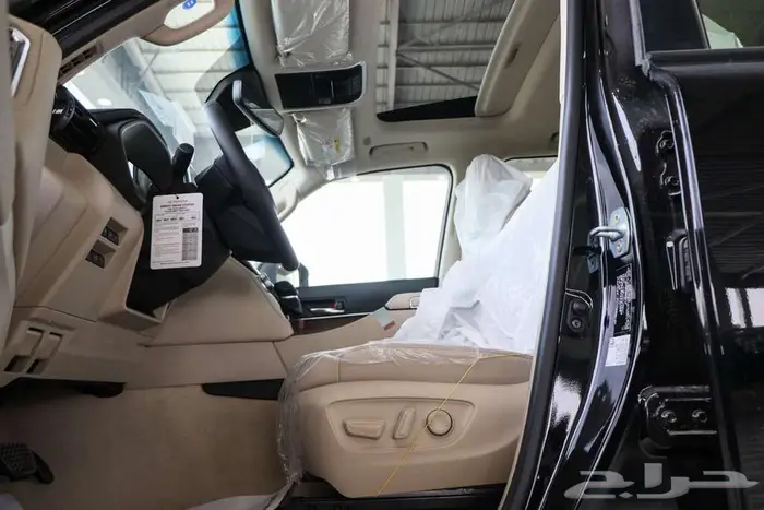 تويوتا لاندكروزر جي اكس ار L4 موديل 2025 اصفار 8