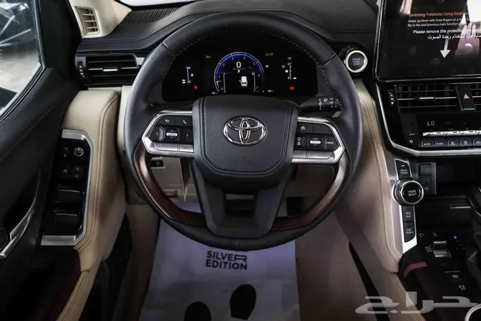 تويوتا لاندكروزر جي اكس ار L4 موديل 2025 اصفار 11