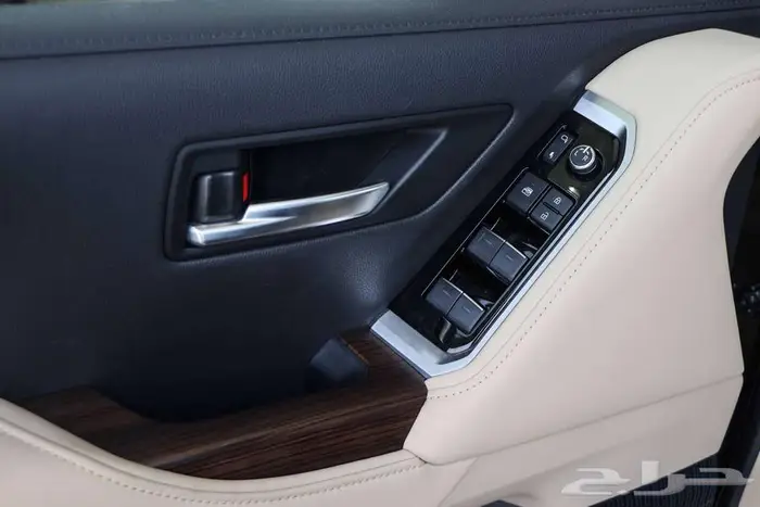 تويوتا لاندكروزر جي اكس ار L4 موديل 2025 اصفار 14