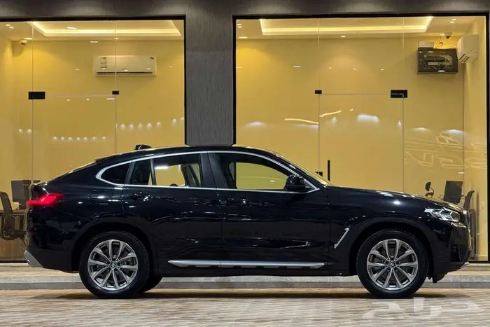 BMW X4 2025 اسود خليجي تحت الضمان 2