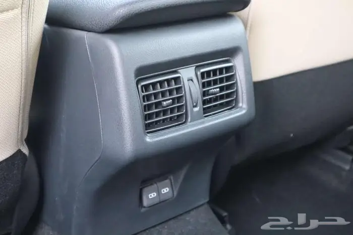 تويوتا كامرى ستاندر E 2025 بنزين 21