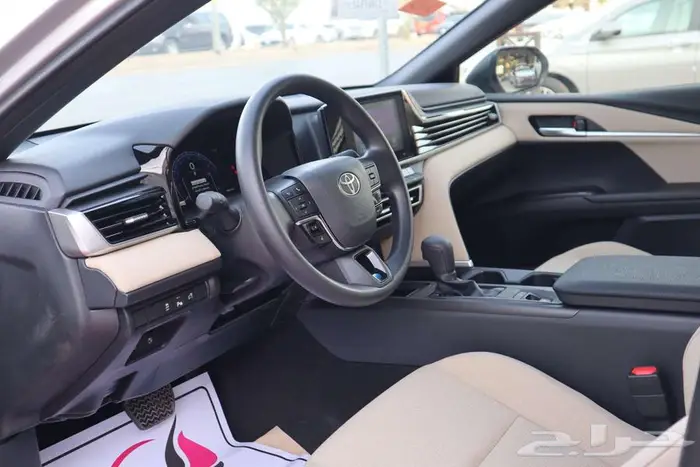 تويوتا كامرى ستاندر E 2025 بنزين 20