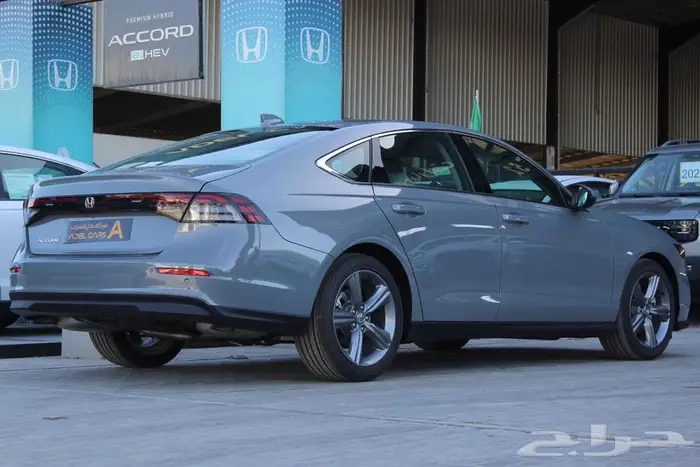 عرض خاص هوندا اكورد بنزين 2025 EX اقل سعر بالمملكة 4