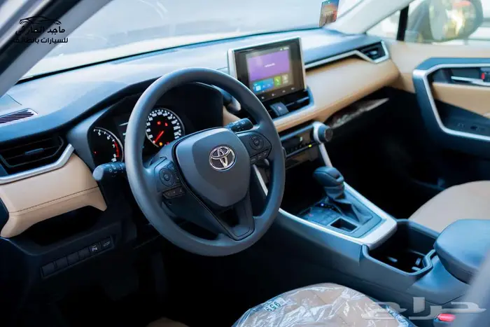 راف فور XLE 2025 فتحه سقف بنزين ب114.500 شامل الضريبة 6