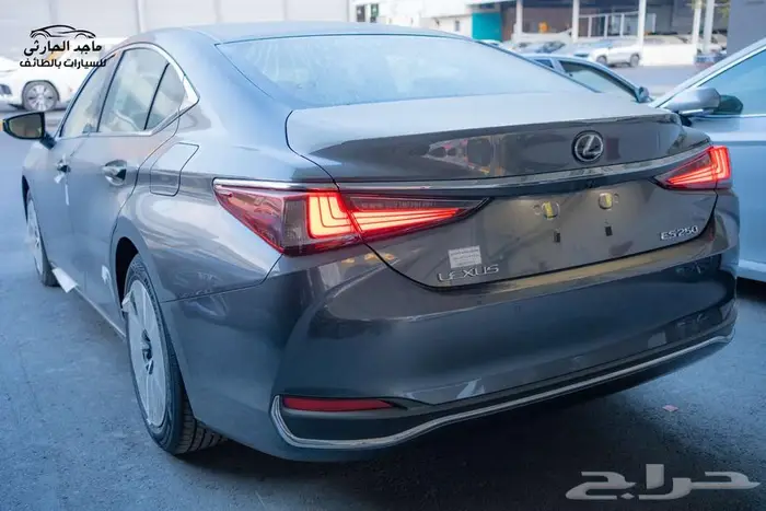 لكزس ES250 2025 ب 182.900شامل الضريبة 4