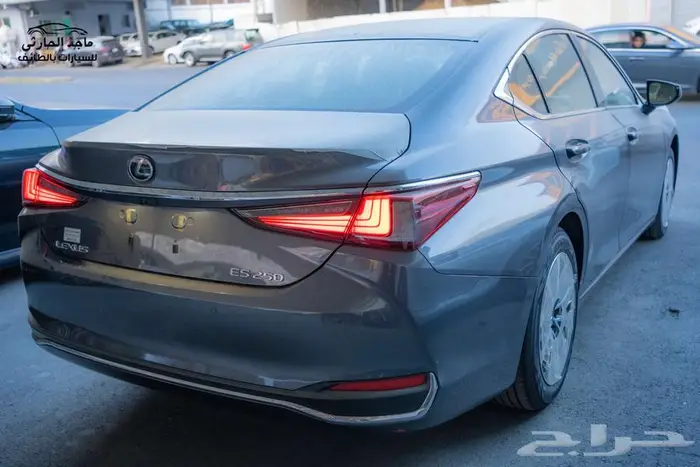 لكزس ES250 2025 ب 182.900شامل الضريبة 5