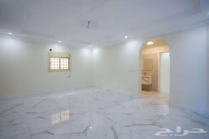 فيلا في أبحر قريب من كلية البترجي ظهيرة شارع عابر القارات 4